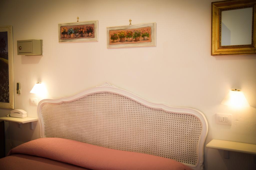 Hotel Villa Denia San Vincenzo Luaran gambar
